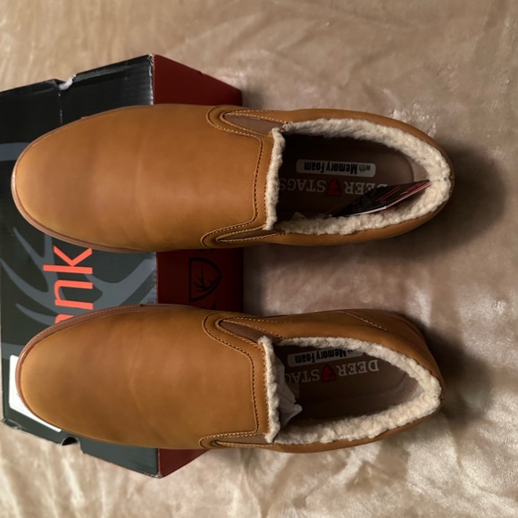 Deer Stags men’s slip ons. Caramel/wheat/cognac color. Size 9. - Picture 3 of 16